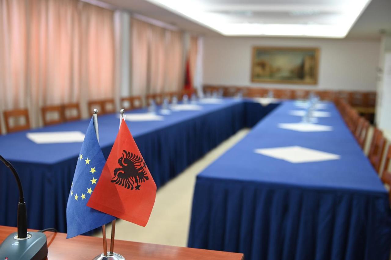 Hotel Liss Lezhë Zewnętrze zdjęcie