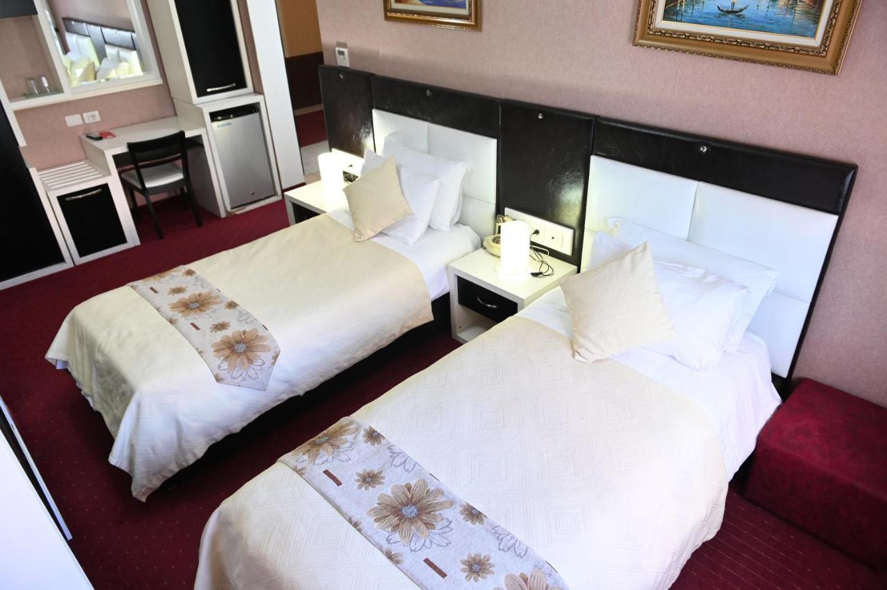 Hotel Liss Lezhë Zewnętrze zdjęcie