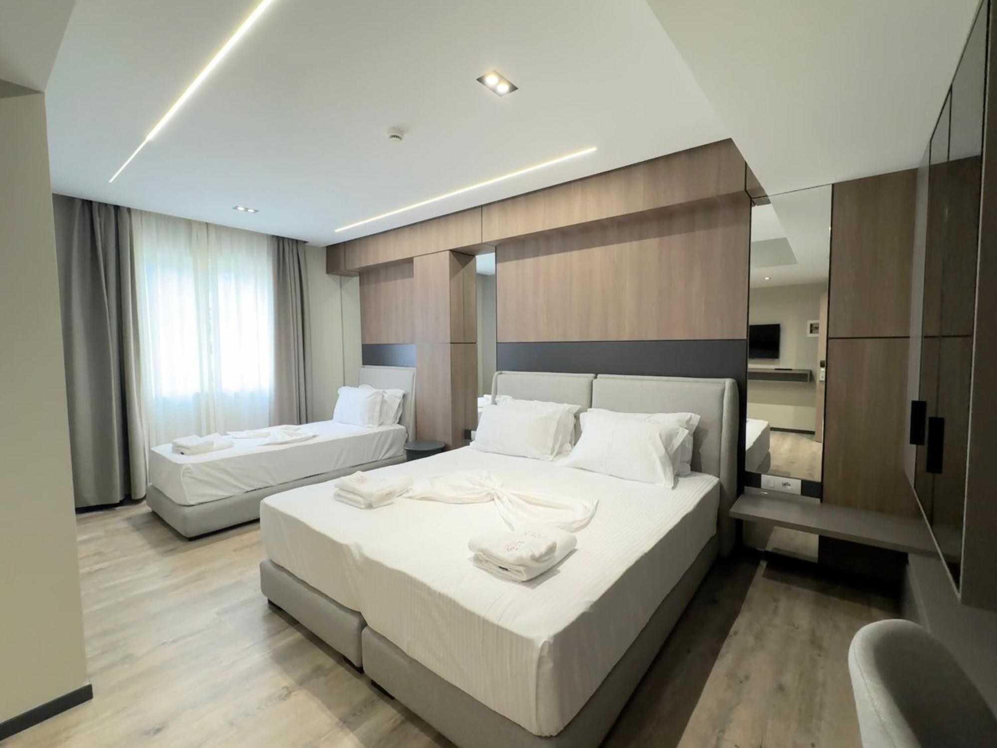 Hotel Liss Lezhë Zewnętrze zdjęcie
