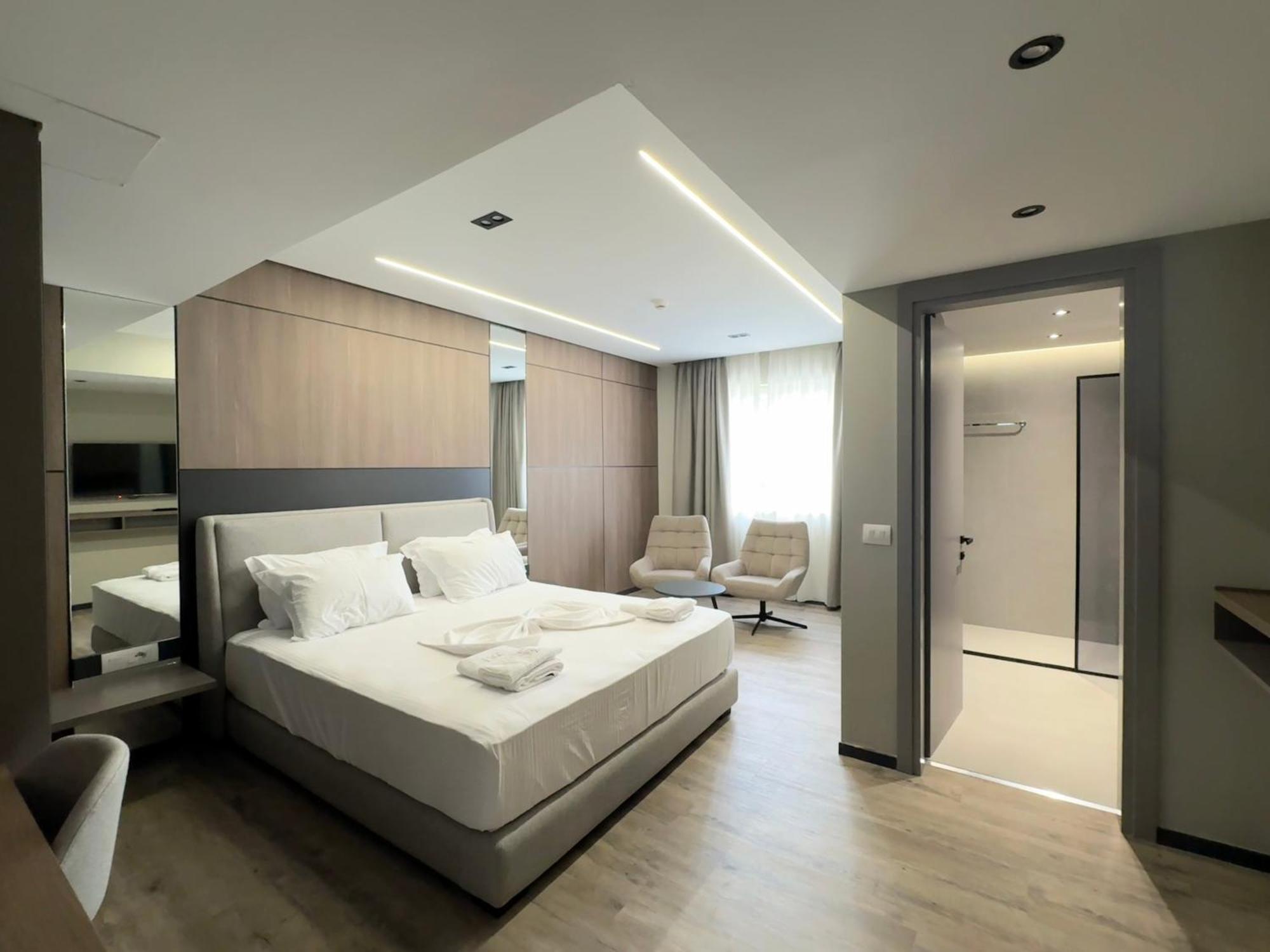 Hotel Liss Lezhë Zewnętrze zdjęcie